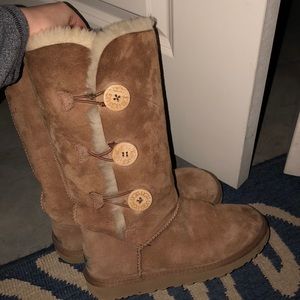 Chestnut Bailey Button UGGS